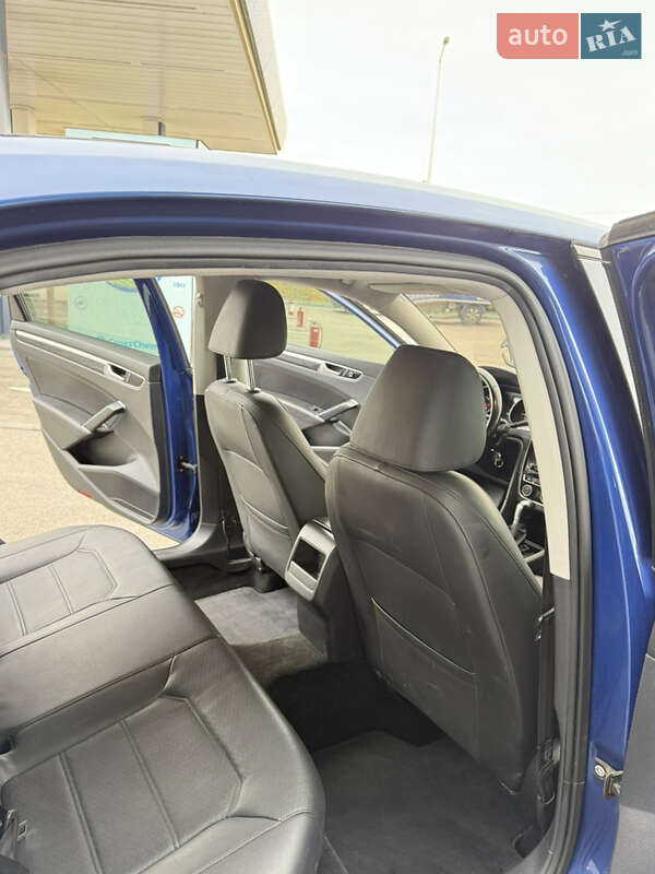 Седан Volkswagen Passat 2017 в Дніпрі