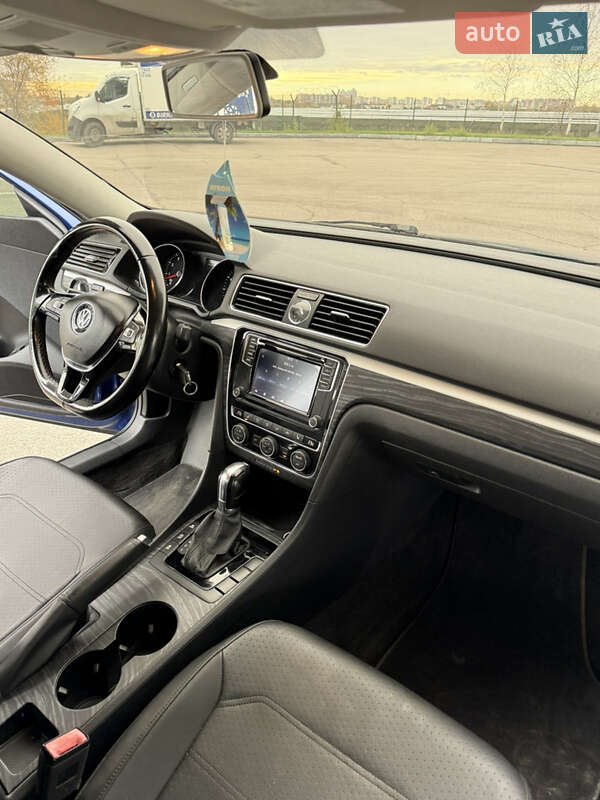 Седан Volkswagen Passat 2017 в Дніпрі