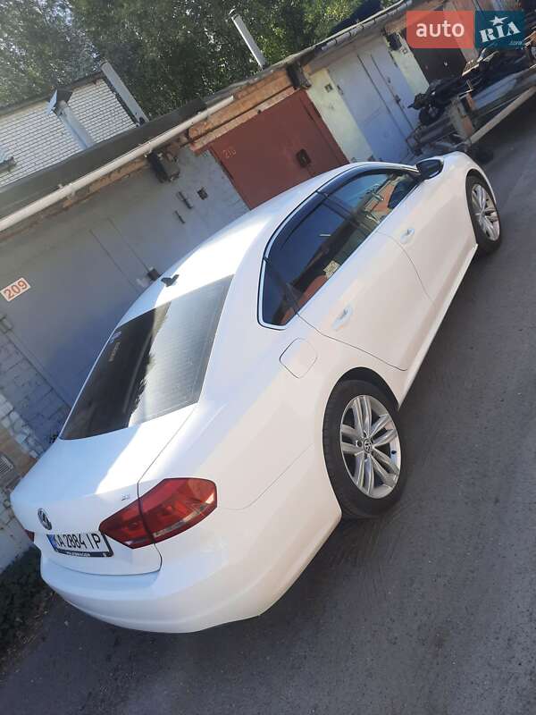 Седан Volkswagen Passat 2012 в Киеве фото 2 Седан Volkswagen Passat 2012 в Киеве