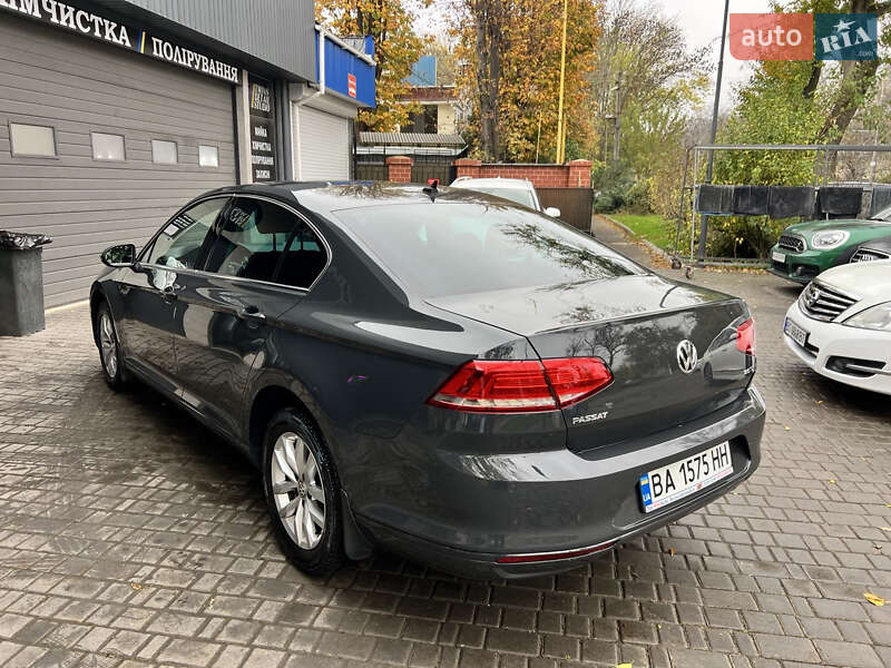 Седан Volkswagen Passat 2017 в Одессе фото 3 Седан Volkswagen Passat 2017 в Одессе