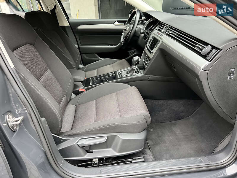 Седан Volkswagen Passat 2017 в Одессе фото 8 Седан Volkswagen Passat 2017 в Одессе