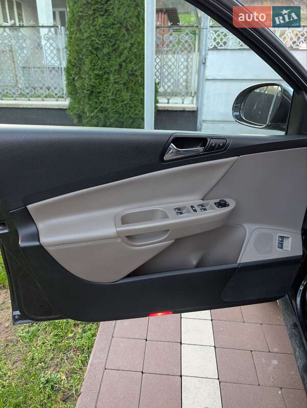Седан Volkswagen Passat 2006 в Тячеве
