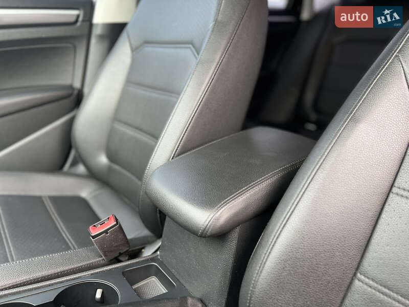 Седан Volkswagen Passat 2018 в Киеве