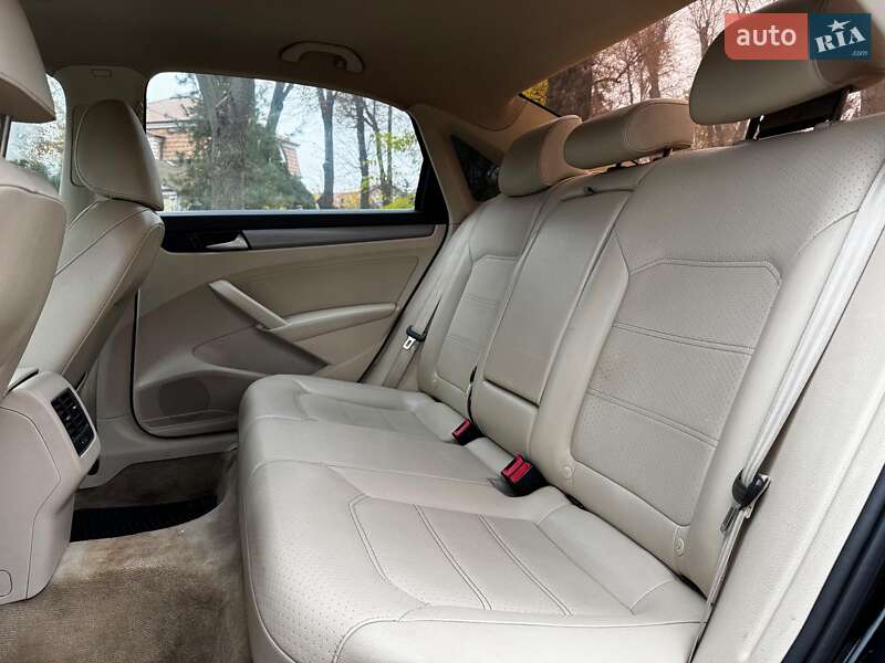 Седан Volkswagen Passat 2014 в Києві