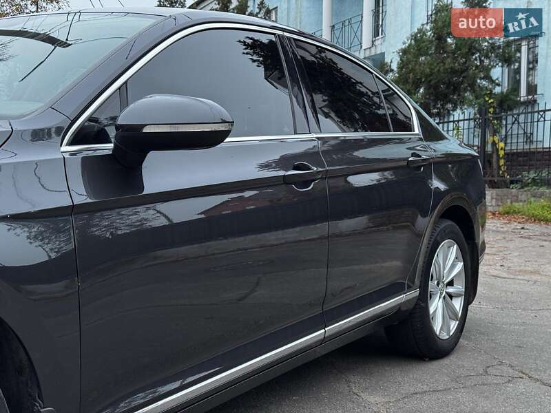 Седан Volkswagen Passat 2018 в Киеве фото 9 Седан Volkswagen Passat 2018 в Киеве