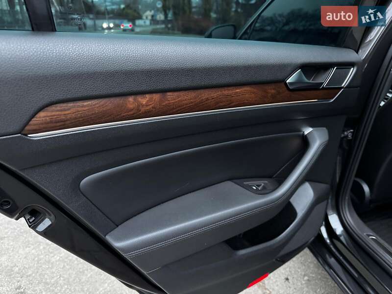 Седан Volkswagen Passat 2018 в Киеве фото 23 Седан Volkswagen Passat 2018 в Киеве