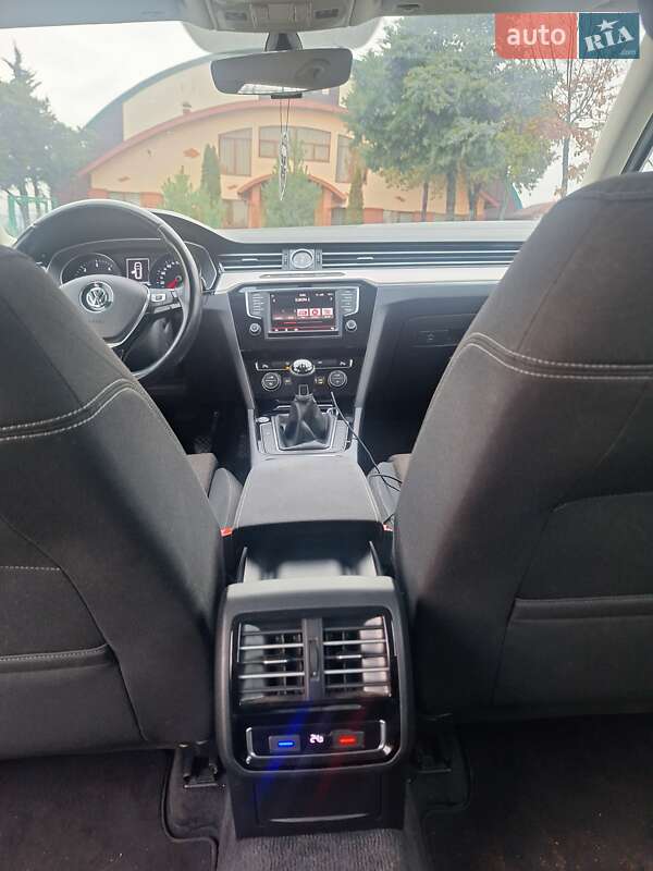 Универсал Volkswagen Passat 2016 в Ужгороде фото 5 Универсал Volkswagen Passat 2016 в Ужгороде