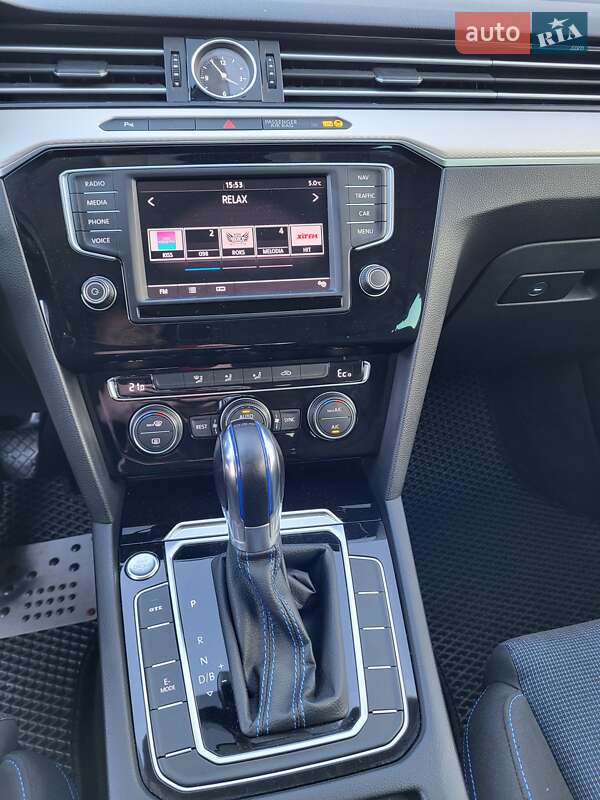 Універсал Volkswagen Passat 2016 в Львові