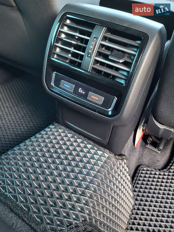 Універсал Volkswagen Passat 2016 в Львові