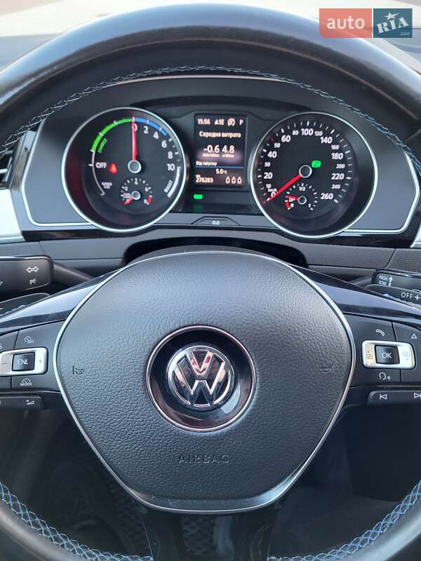 Універсал Volkswagen Passat 2016 в Львові