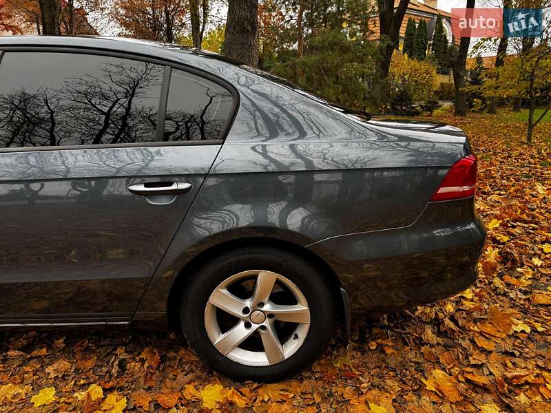 Седан Volkswagen Passat 2011 в Киеве фото 10 Седан Volkswagen Passat 2011 в Киеве