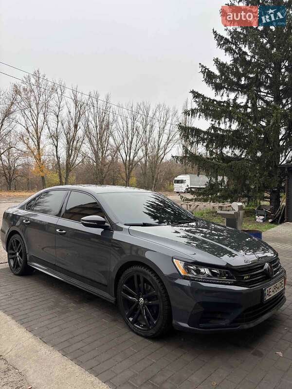 Седан Volkswagen Passat 2016 в Кривом Роге