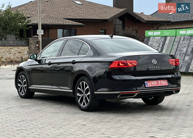 Седан Volkswagen Passat 2021 в Ровно