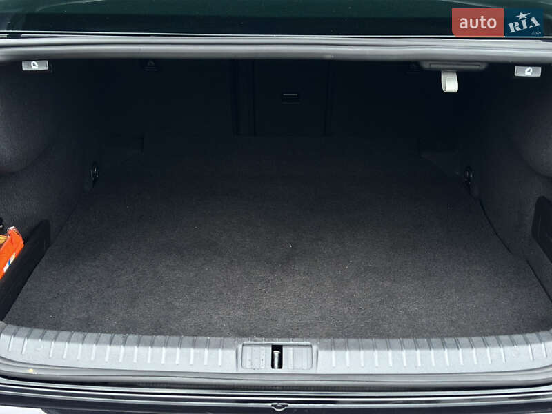 Седан Volkswagen Passat 2021 в Ровно
