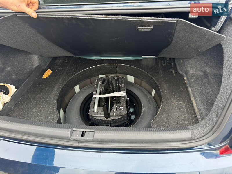 Седан Volkswagen Passat 2018 в Киеве