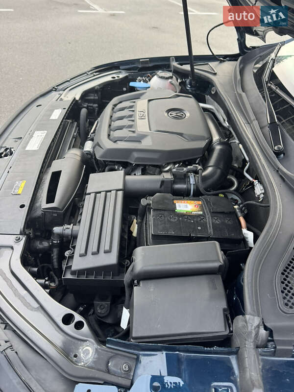 Седан Volkswagen Passat 2018 в Киеве