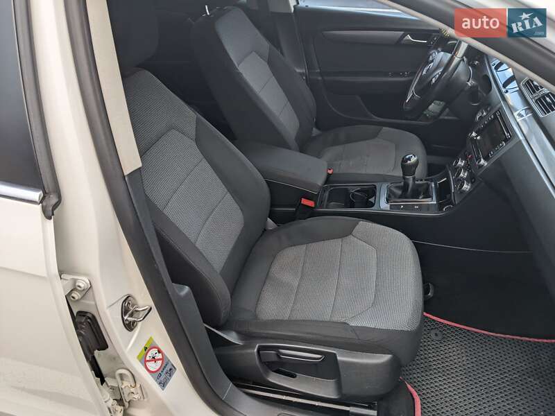 Седан Volkswagen Passat 2013 в Ивано-Франковске фото 72 Седан Volkswagen Passat 2013 в Ивано-Франковске
