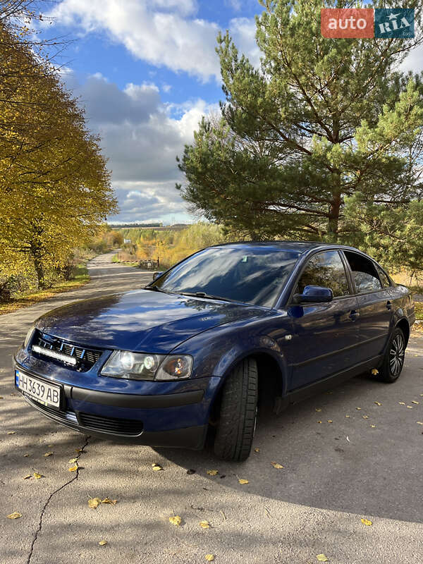Седан Volkswagen Passat 1998 в Баре