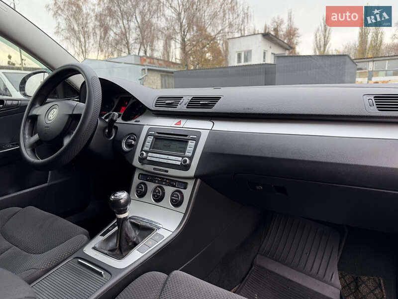 Универсал Volkswagen Passat 2007 в Ровно