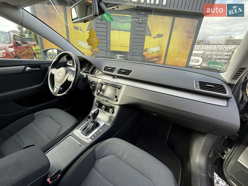 Универсал Volkswagen Passat 2011 в Стрые