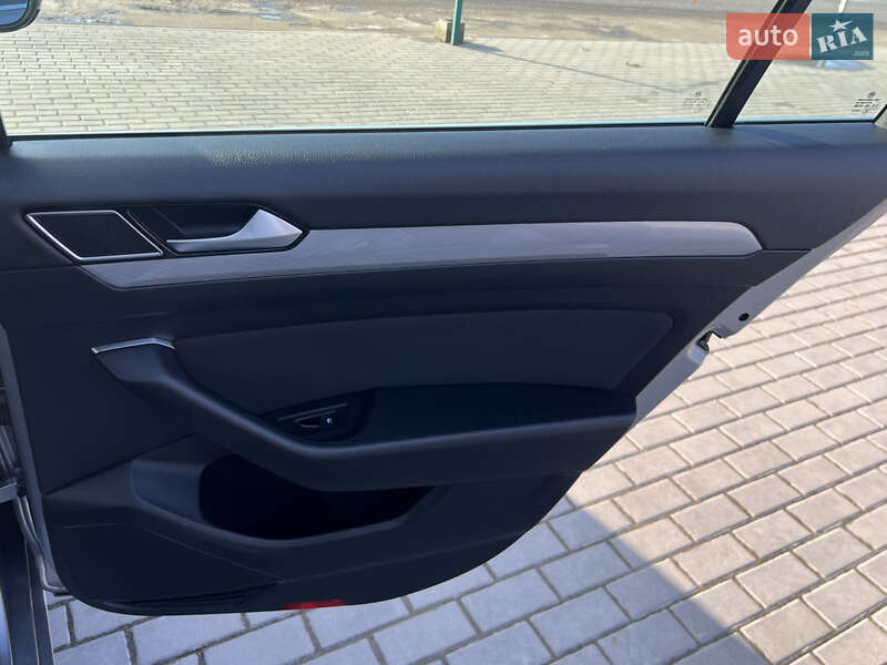 Универсал Volkswagen Passat 2021 в Лопатине