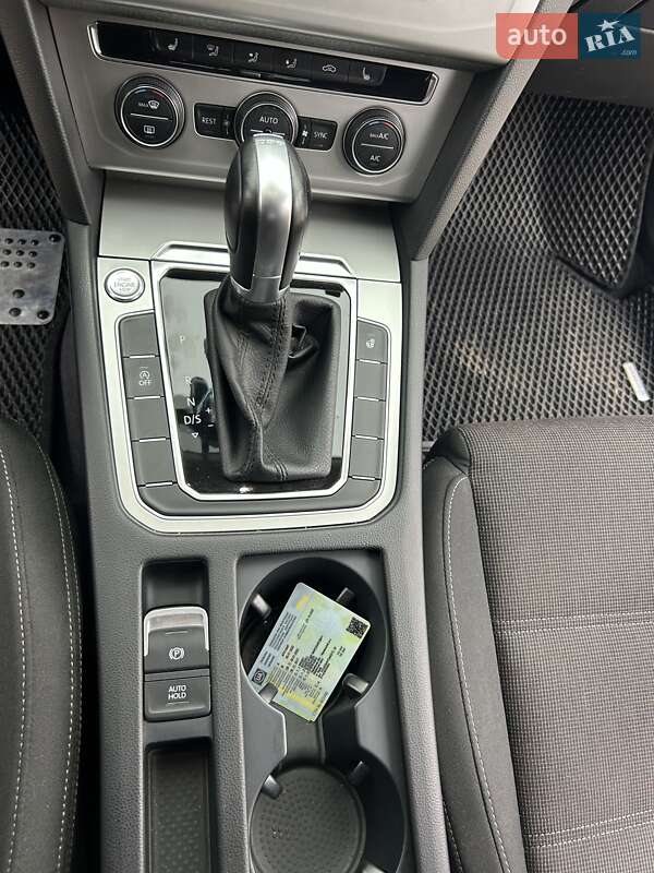 Седан Volkswagen Passat 2017 в Каневе фото 27 Седан Volkswagen Passat 2017 в Каневе