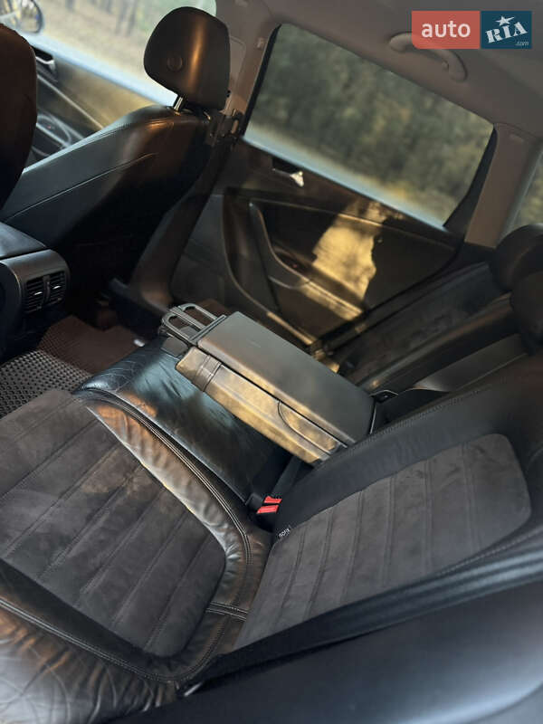 Универсал Volkswagen Passat 2006 в Киеве
