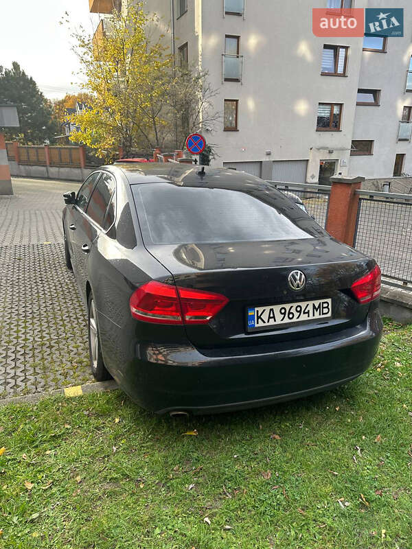 Седан Volkswagen Passat 2012 в Киеве