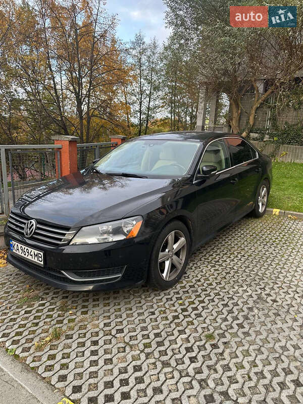 Седан Volkswagen Passat 2012 в Киеве