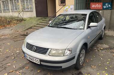 Седан Volkswagen Passat 1999 в Києві