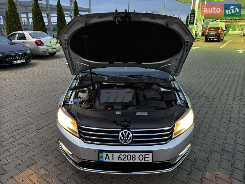 Універсал Volkswagen Passat 2012 в Києві