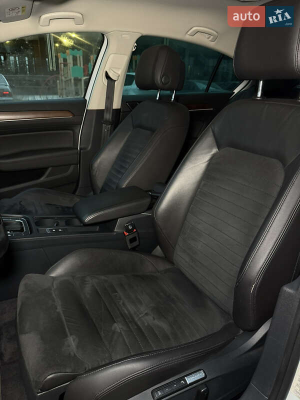 Седан Volkswagen Passat 2015 в Киеве