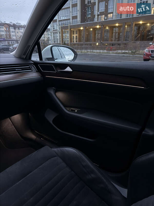 Седан Volkswagen Passat 2015 в Киеве