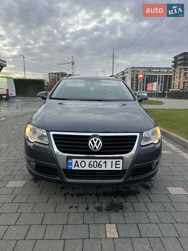 Універсал Volkswagen Passat 2009 в Ужгороді