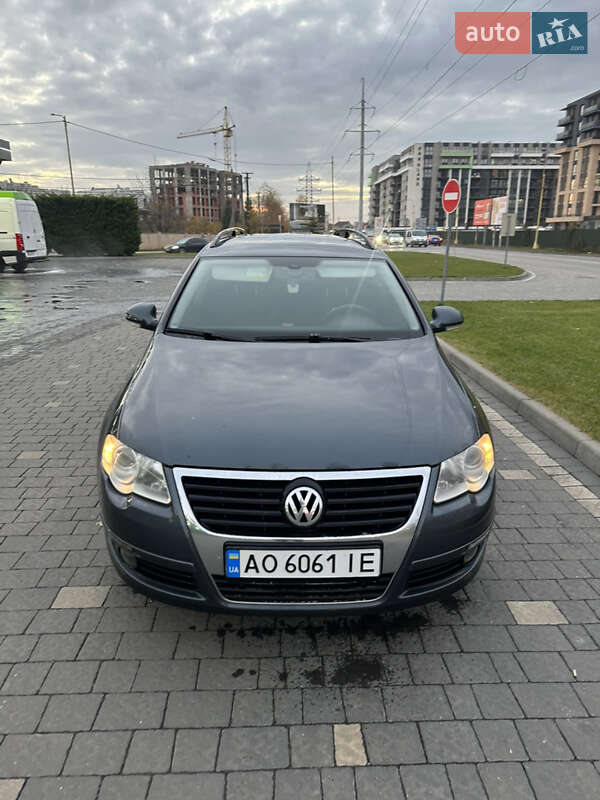 Універсал Volkswagen Passat 2009 в Ужгороді