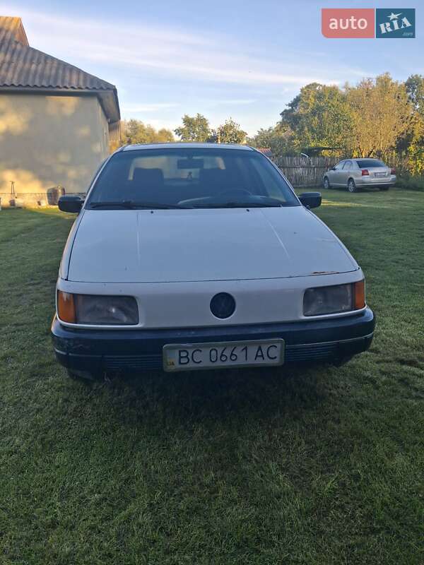 Седан Volkswagen Passat 1989 в Дрогобыче