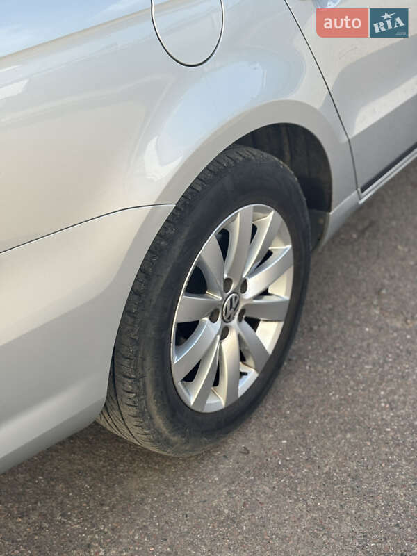 Универсал Volkswagen Passat 2011 в Львове фото 13 Универсал Volkswagen Passat 2011 в Львове