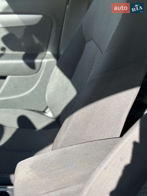 Универсал Volkswagen Passat 2011 в Львове фото 23 Универсал Volkswagen Passat 2011 в Львове