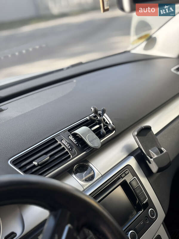 Универсал Volkswagen Passat 2011 в Львове фото 25 Универсал Volkswagen Passat 2011 в Львове