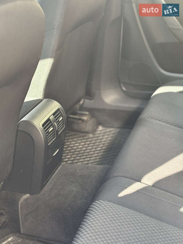 Универсал Volkswagen Passat 2011 в Львове фото 32 Универсал Volkswagen Passat 2011 в Львове