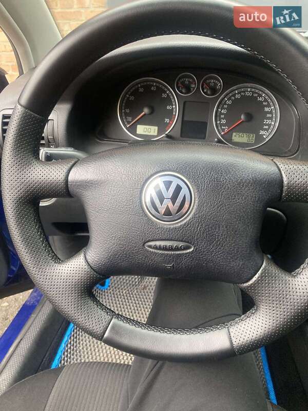 Универсал Volkswagen Passat 2000 в Виннице