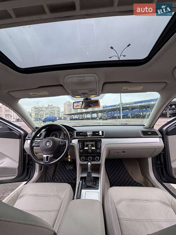 Седан Volkswagen Passat 2012 в Києві