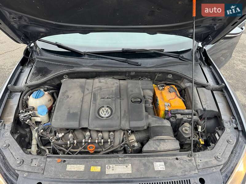 Седан Volkswagen Passat 2012 в Києві