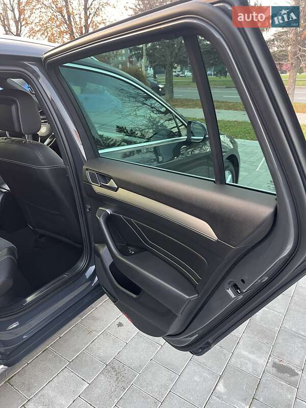 Универсал Volkswagen Passat 2021 в Луцке фото 32 Универсал Volkswagen Passat 2021 в Луцке