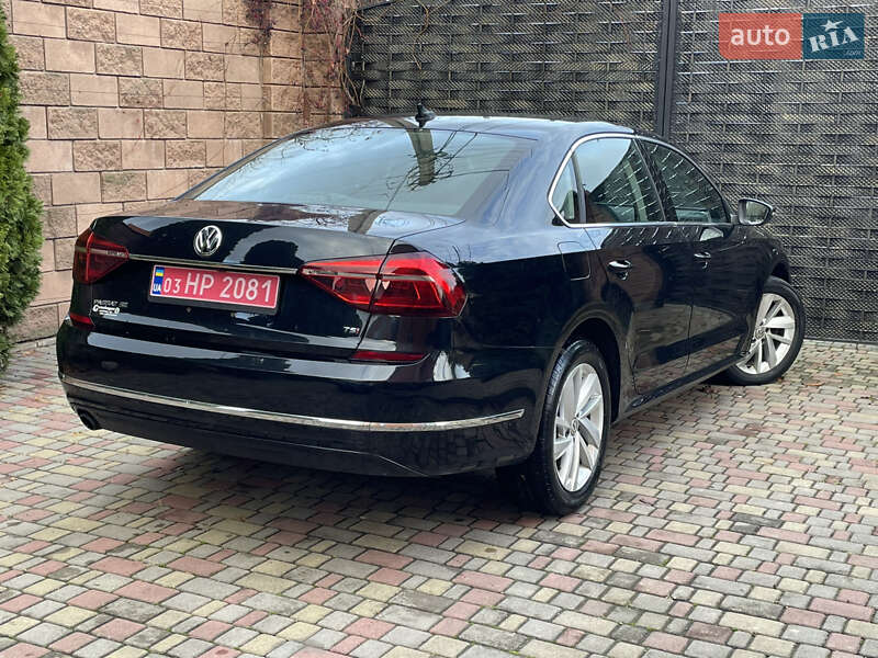 Седан Volkswagen Passat 2018 в Луцке