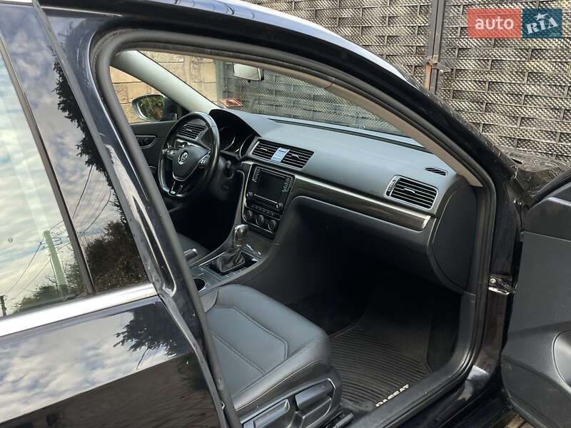 Седан Volkswagen Passat 2018 в Луцке