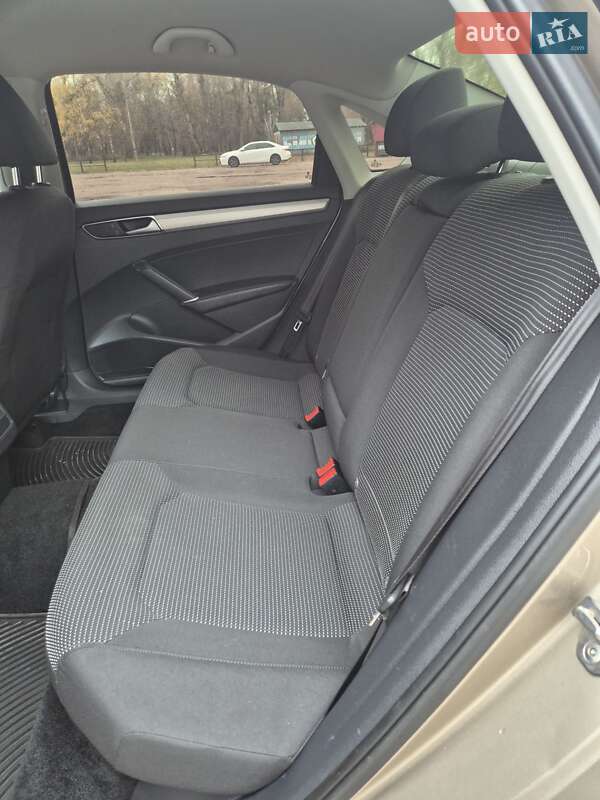 Седан Volkswagen Passat 2016 в Сумах