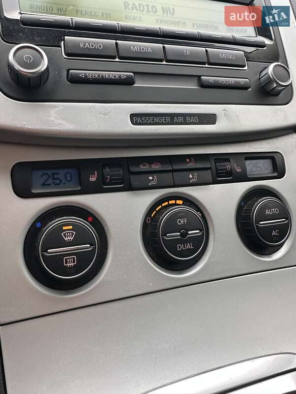 Универсал Volkswagen Passat 2009 в Белогородке