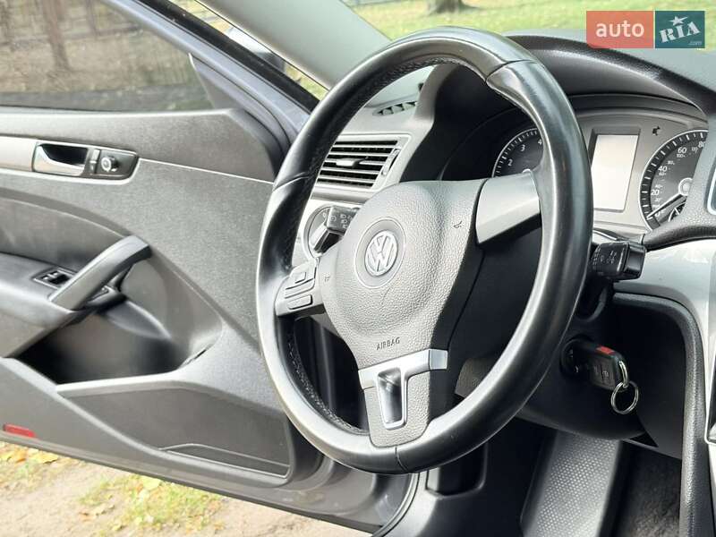 Седан Volkswagen Passat 2014 в Харькове фото 20 Седан Volkswagen Passat 2014 в Харькове