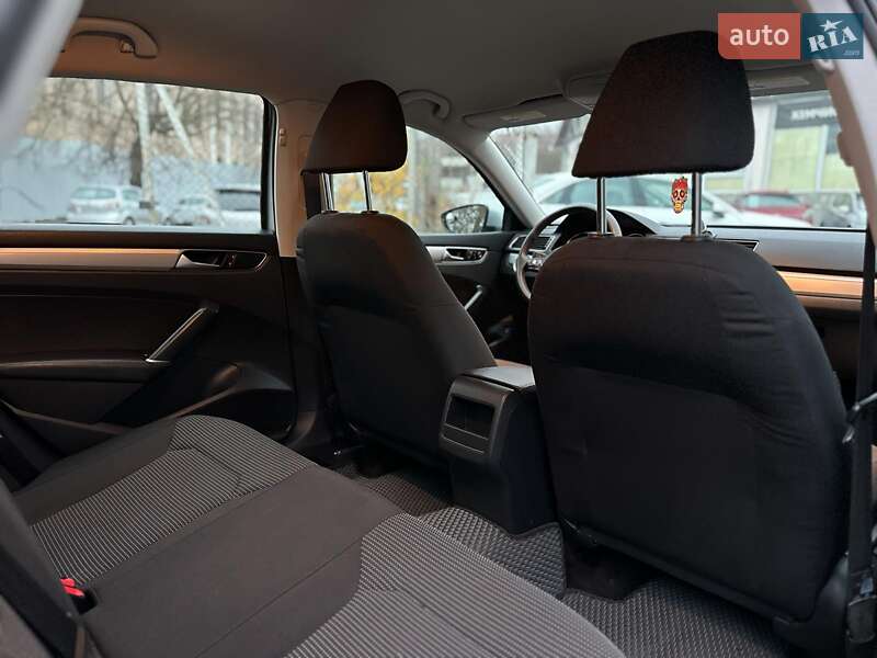 Седан Volkswagen Passat 2016 в Виннице